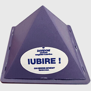 Magneto-Quantum Pyramid - Purple