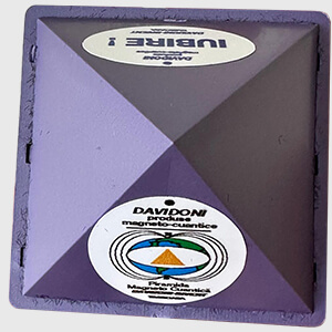 Magneto-Quantum Pyramid - Purple